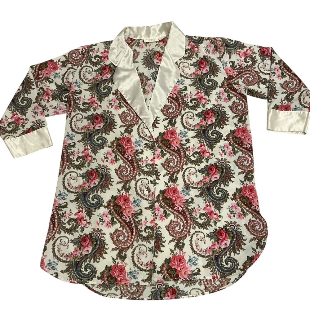 Vintage 90s gold label Victoria’s Secret floral paisley print robe scalloped hem